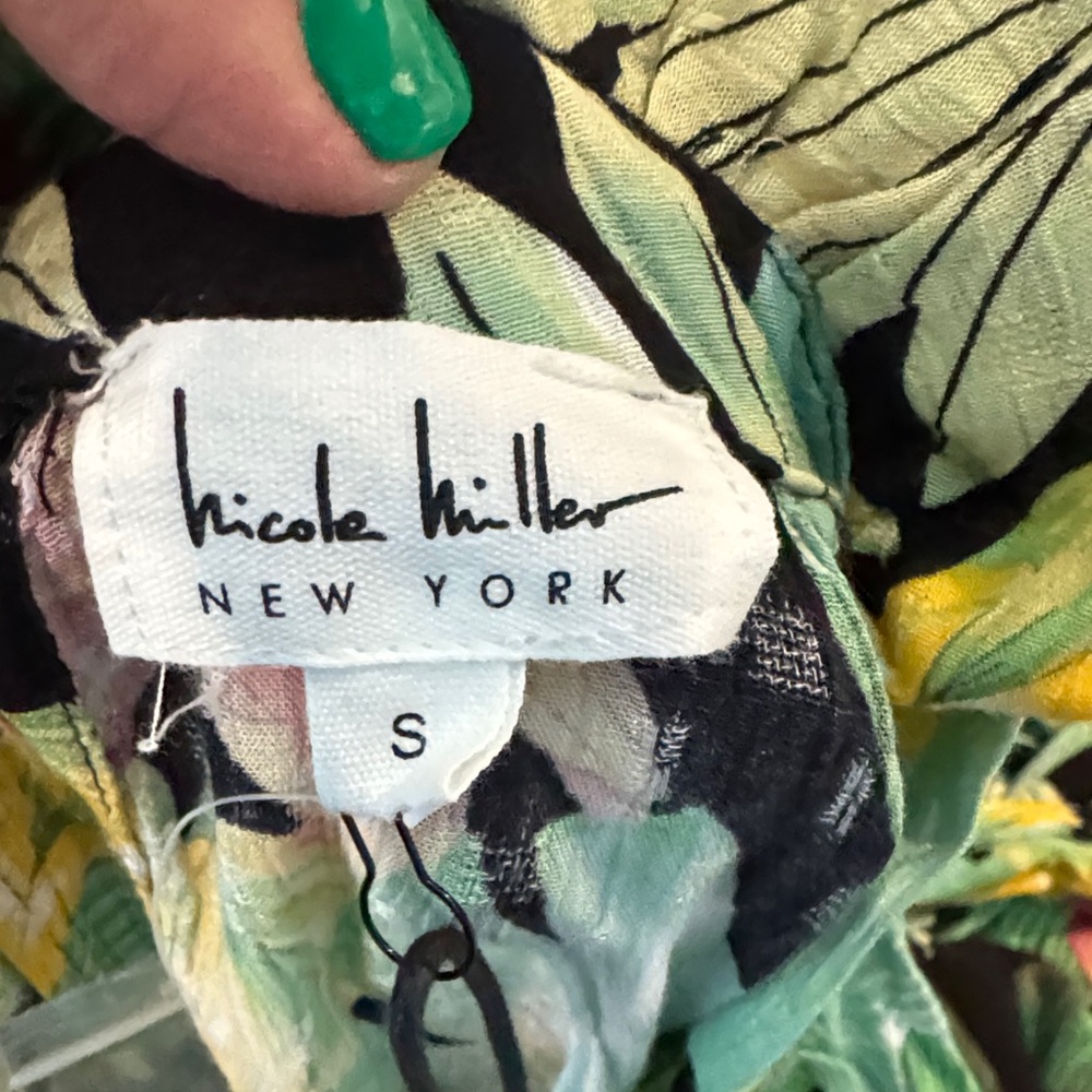 Nicole Miller Tropical Leaf Print Romper in Black and Green - Picture 3 of 12